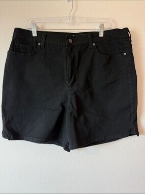 Gloria Vanderbilt all around slimming shorts